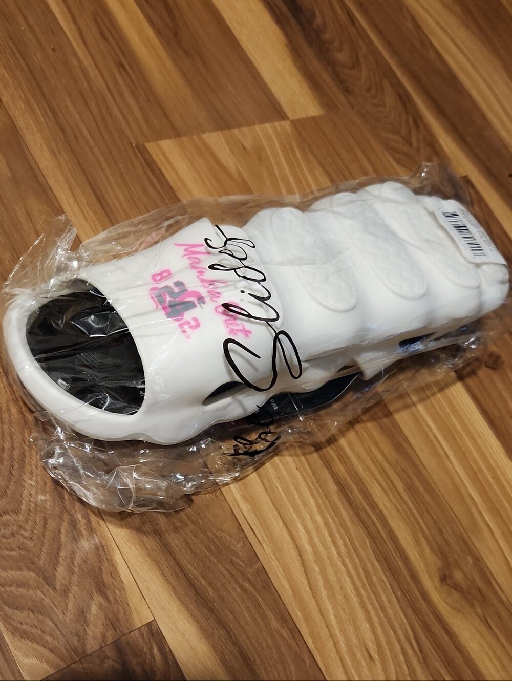 Kobe Bryant Mamba Out Slides (Unbranded) 37-38/245(2.0)